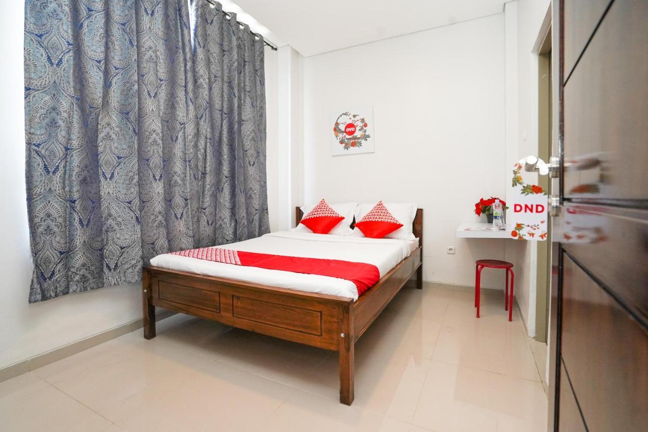 Oyo 318 K1 Upn Rungkut Madya Hotel 3*